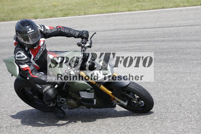 /27 12.06.2025 Ducati Schweiz Trackday Warmup  ADR/gruen-vert/28
